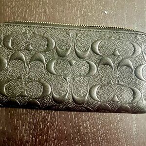 Coach Accordion Wallet In Signature Leather, black with silver zipper